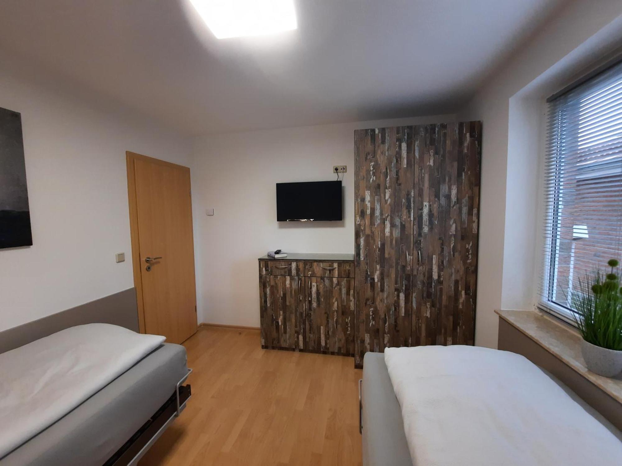 Orient Apartment *